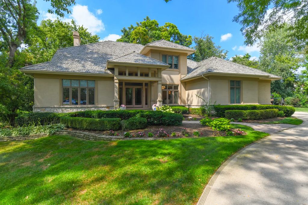 4709 Royal Melbourne Drive, Long Grove
