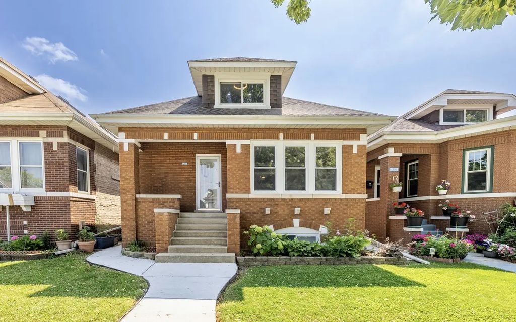 3035 N Luna Avenue, Chicago, 60641