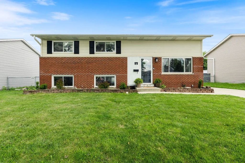 20 W Fullerton Avenue, Glendale Heights