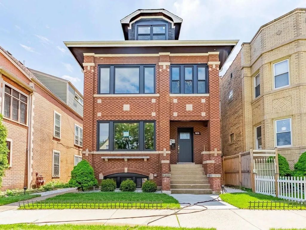 5131 W Roscoe Street 2, Chicago
