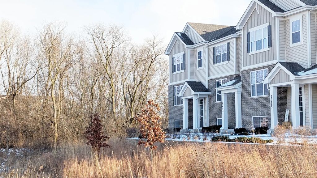3s481 Barkley Avenue, Warrenville