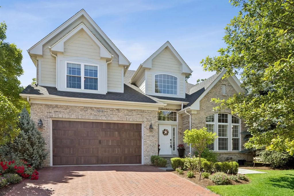 1015 White Pine Lane, Western Springs