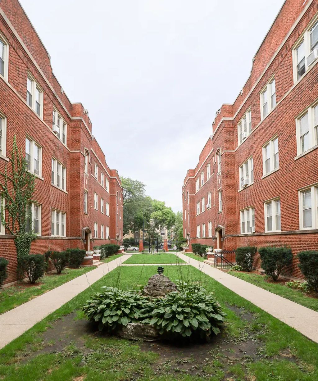 1335 W Touhy Avenue 3n, Chicago
