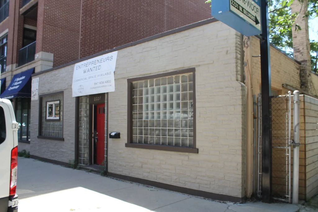2227 W Belmont Avenue, Chicago