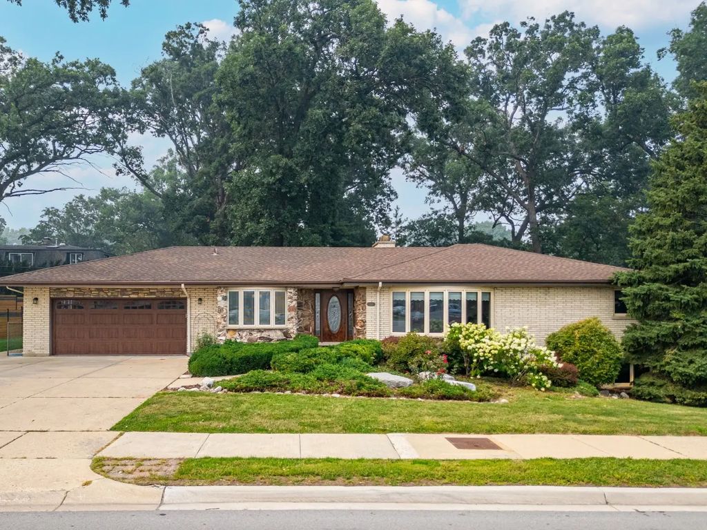 304 E Irving Park Road, Roselle