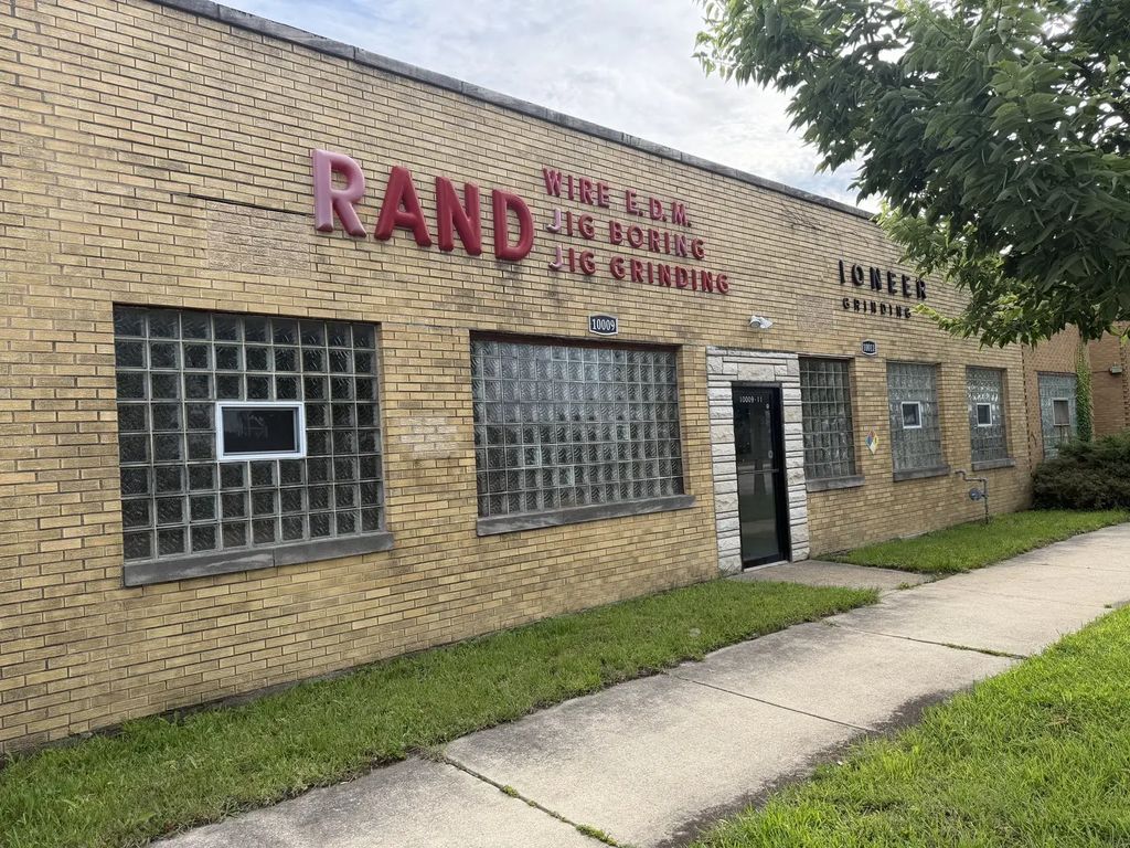 10009-11 W Franklin Avenue N 10009, Franklin Park