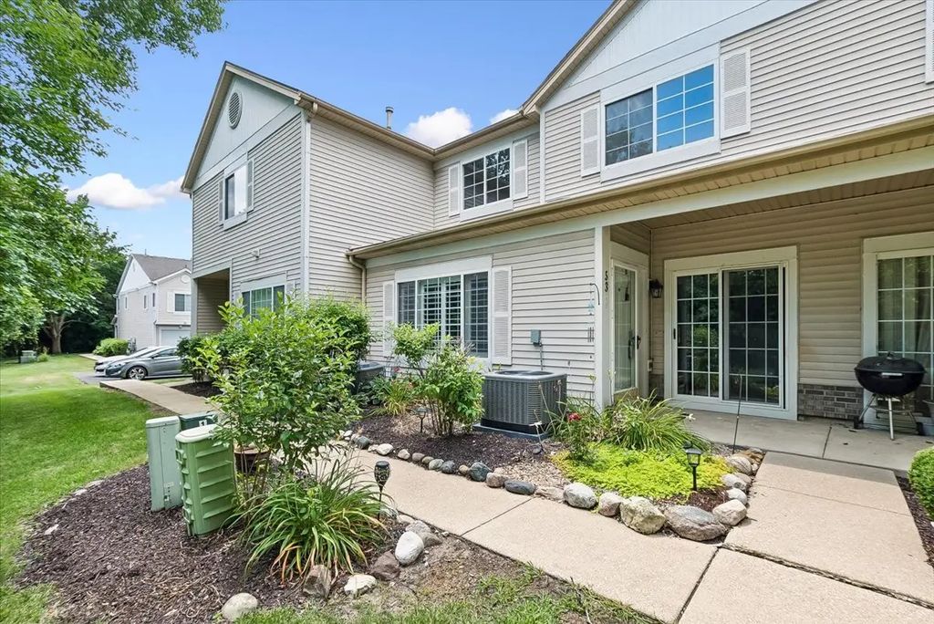 53 Braxton Lane 53, Aurora