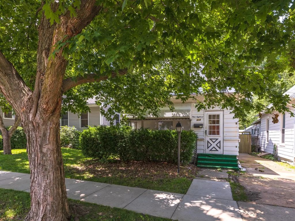 918 N Oak Street, Bloomington
