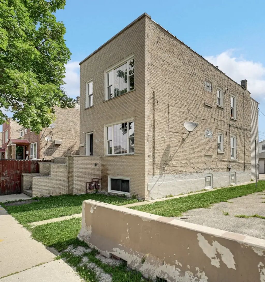 4757 S Rockwell Street, Chicago, 60632