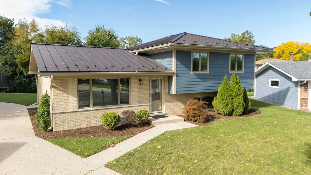 740 Terrace Court, Schaumburg