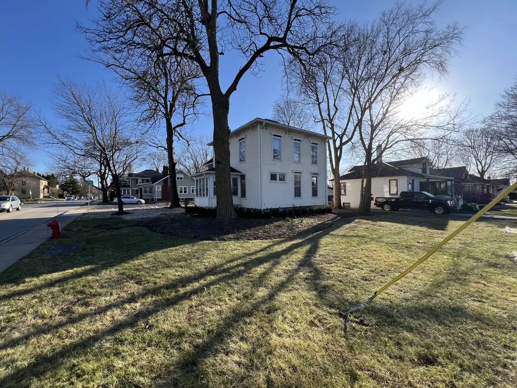 301 W Main Street 2, Barrington