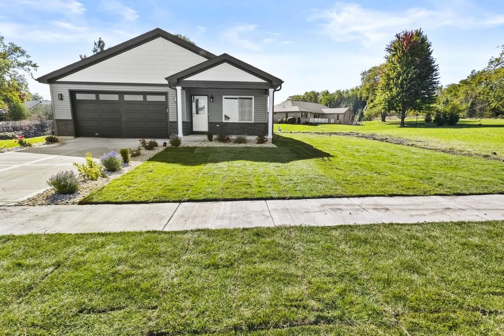 406 E Butler Avenue, Grant Park