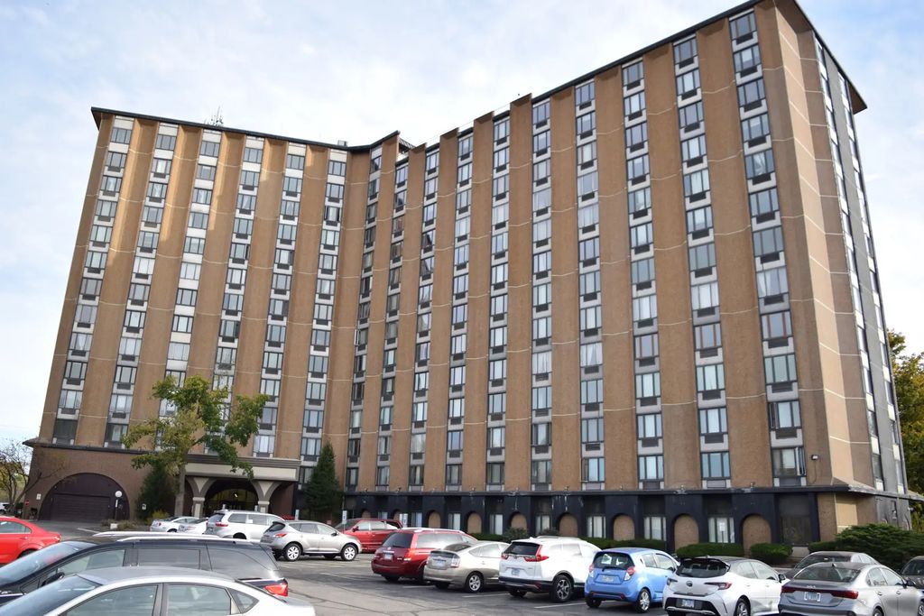 1 Renaissance Place 207, Palatine
