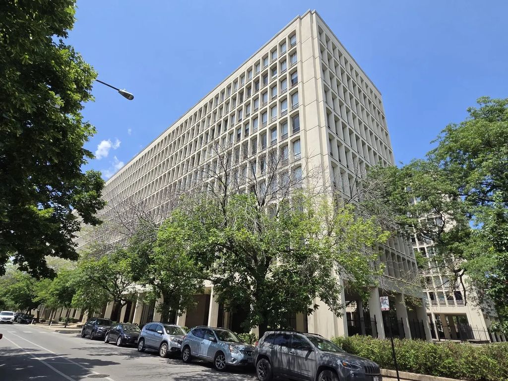 1450 E 55th Place 920s, Chicago, 60637