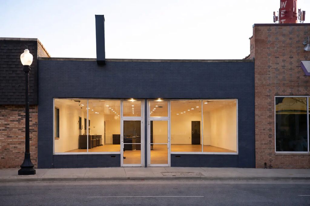 3541 W Irving Park Road, Chicago