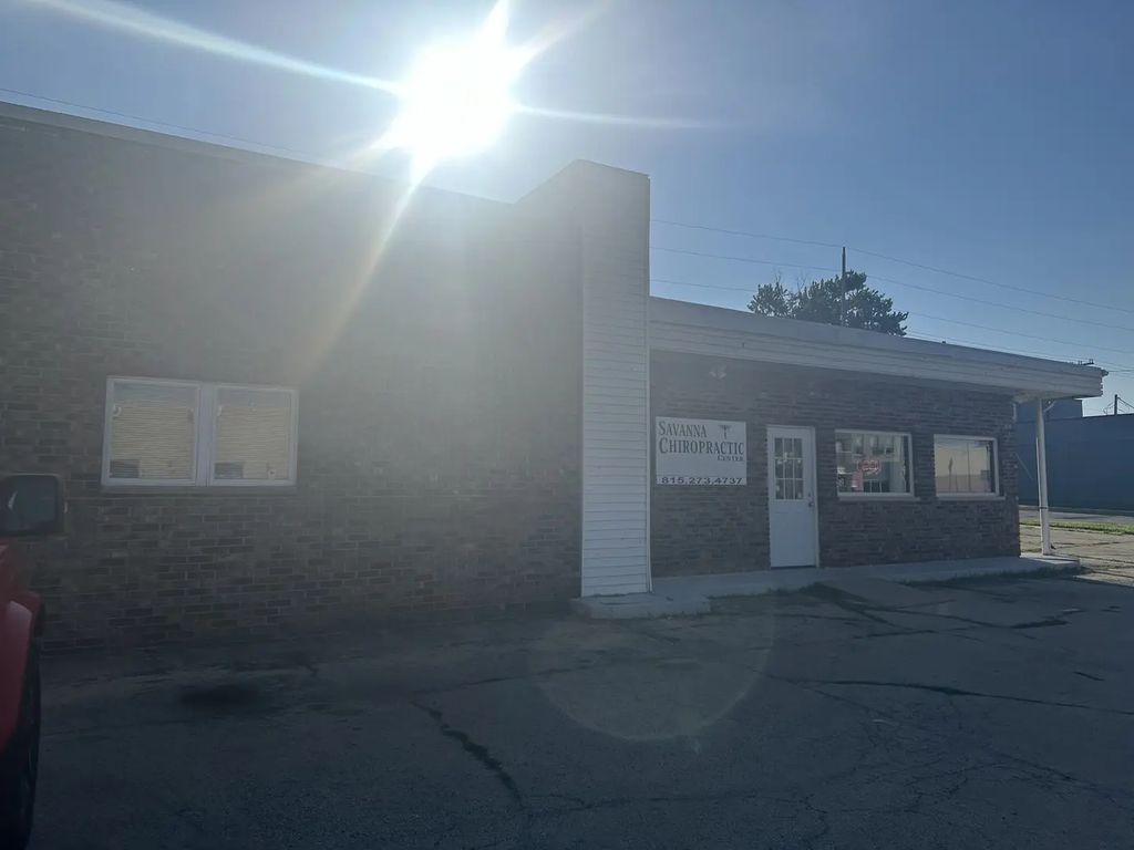 202 Main Street, Savanna