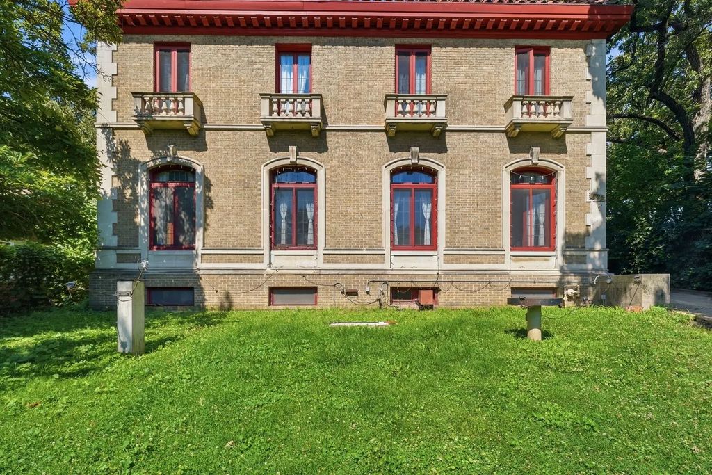 9924 S Longwood Drive, Chicago, 60643