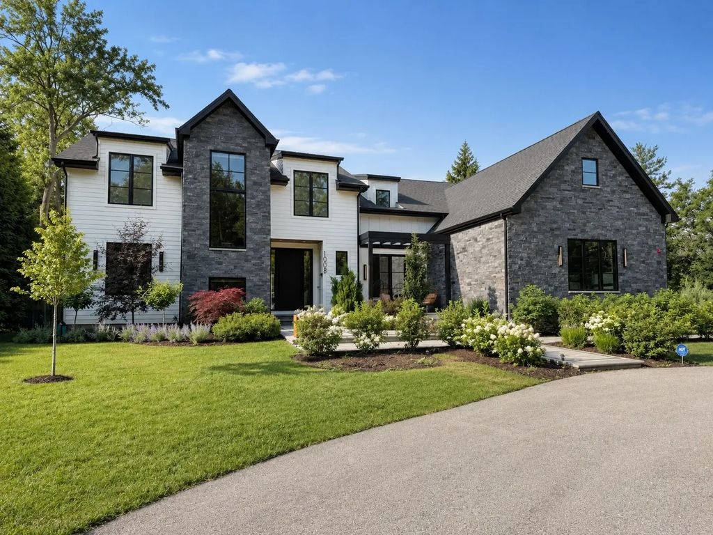 1008 Bob O Link Road, Highland Park, 60035