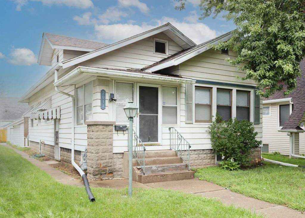 2014 33rd Street, Rock Island