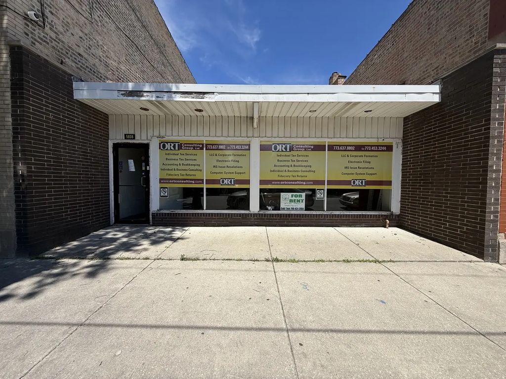 5808 W Higgins Avenue, Chicago