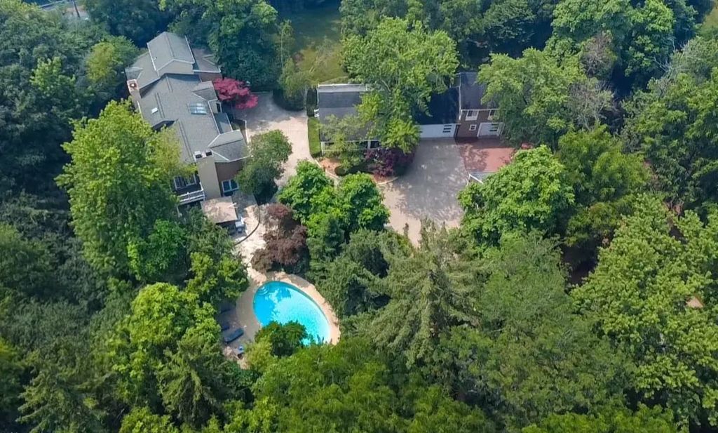 112 Brinker Road, Barrington Hills