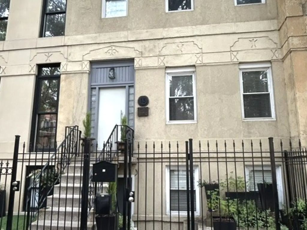 13 N Ada Street, Chicago