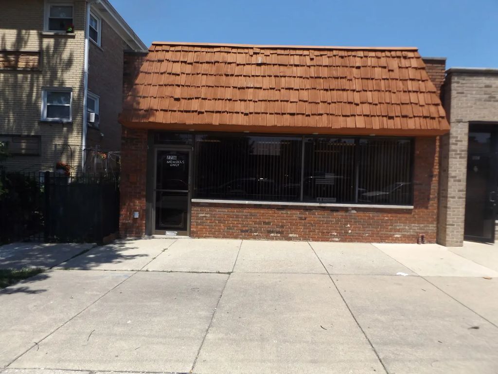 7716 W Belmont Avenue, Chicago