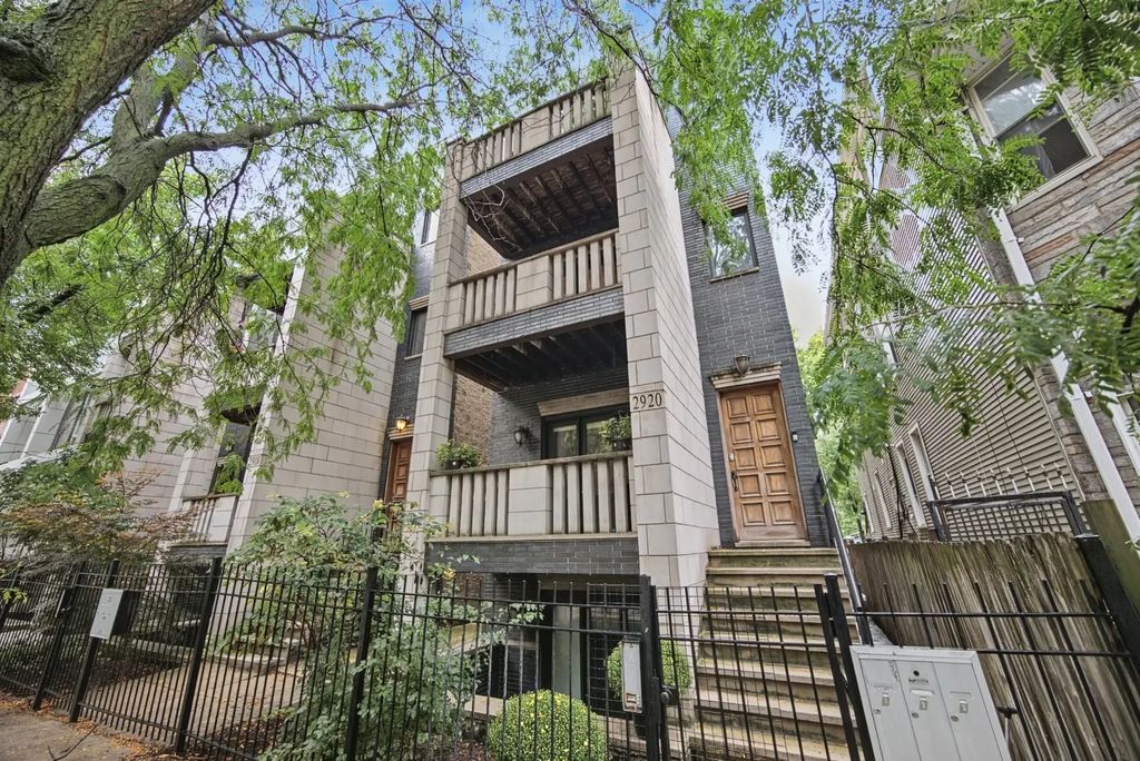 2920 N Damen Avenue 2, Chicago