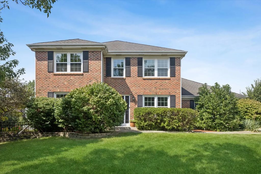 1524 Fieldcrest Drive, West Chicago