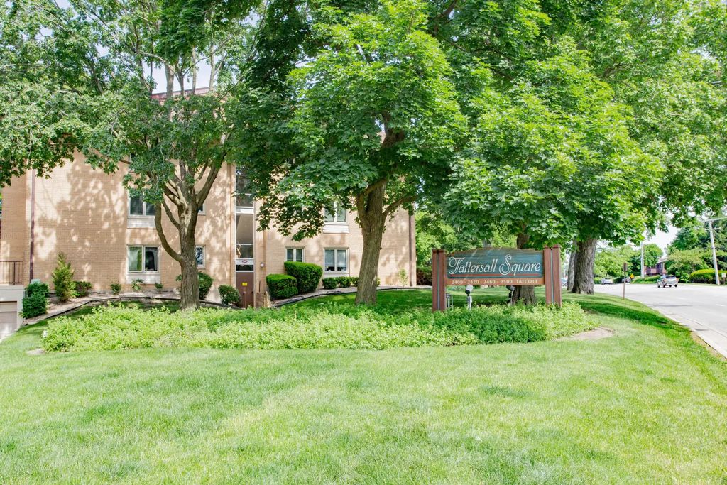 2420 W Talcott Road 211, Park Ridge
