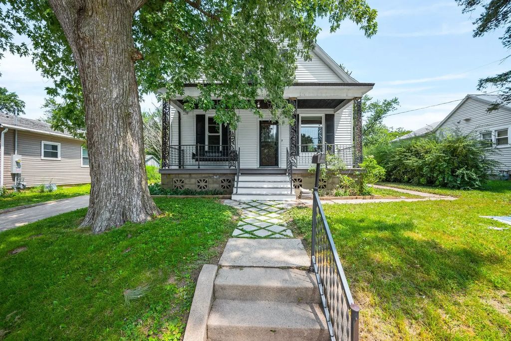 1108 S Clayton Street, Bloomington