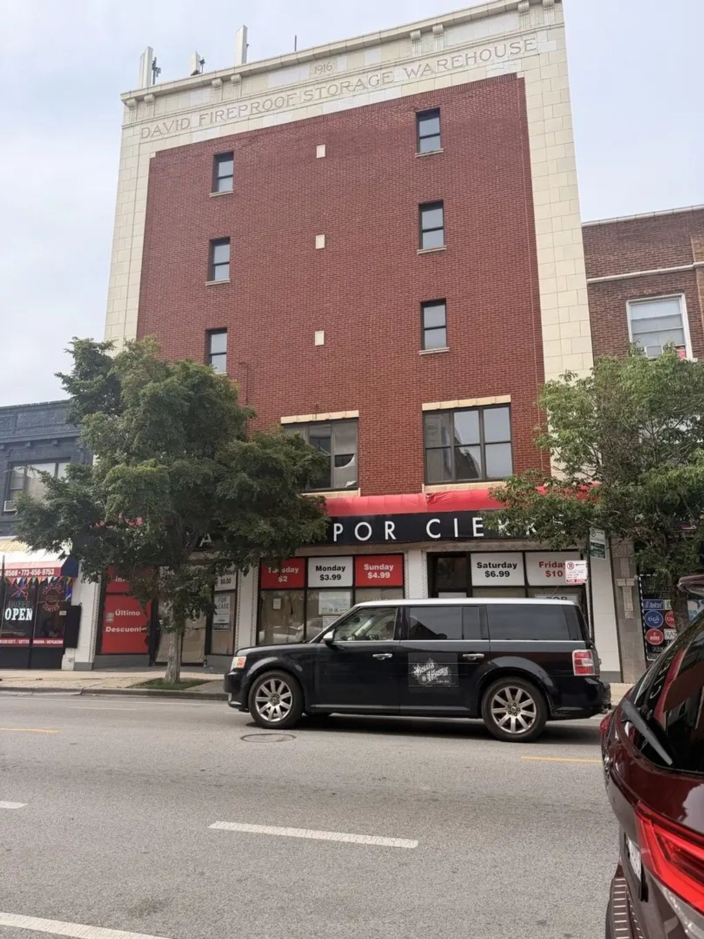 3240 W Lawrence Avenue, Chicago