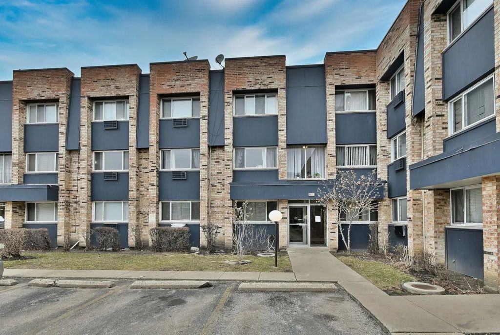 8637 1/2 W Foster Avenue 1b, Chicago, 60656