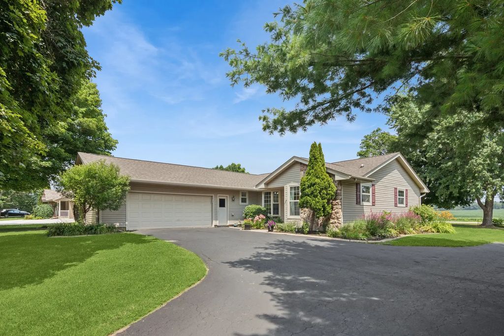 9761 Squire Lane, Belvidere