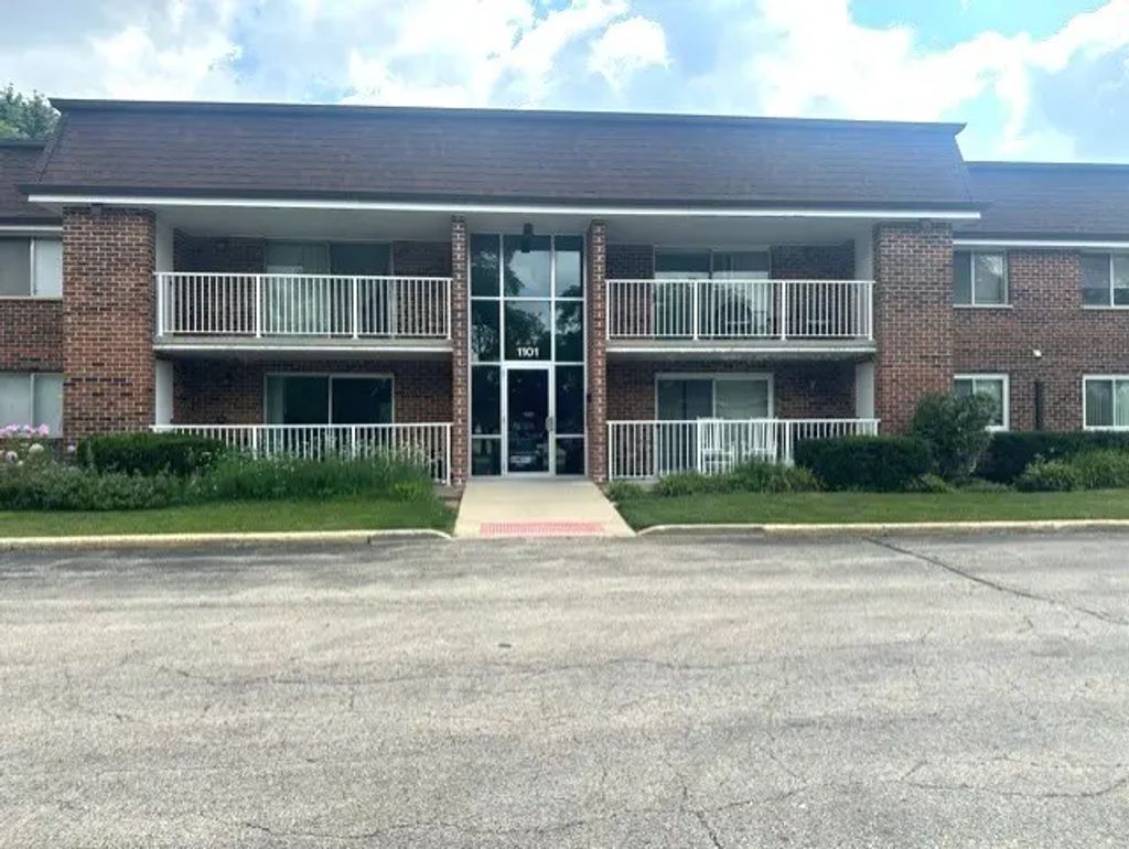 1101 Mercury Drive 1d, Schaumburg