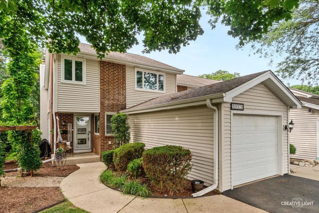 30w375 Pinehurst Drive, Naperville