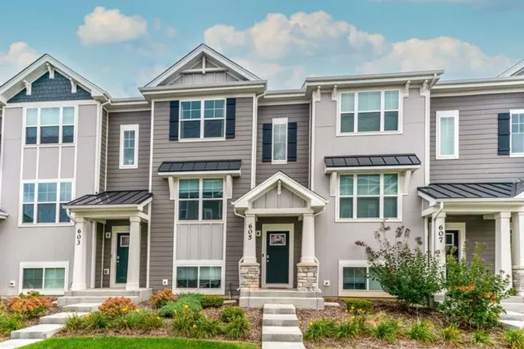 605 Acadia Avenue, Mundelein