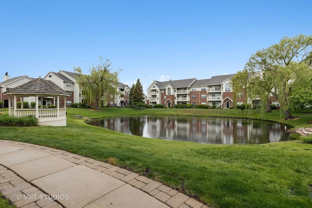 36 Sterling Circle 301, Wheaton