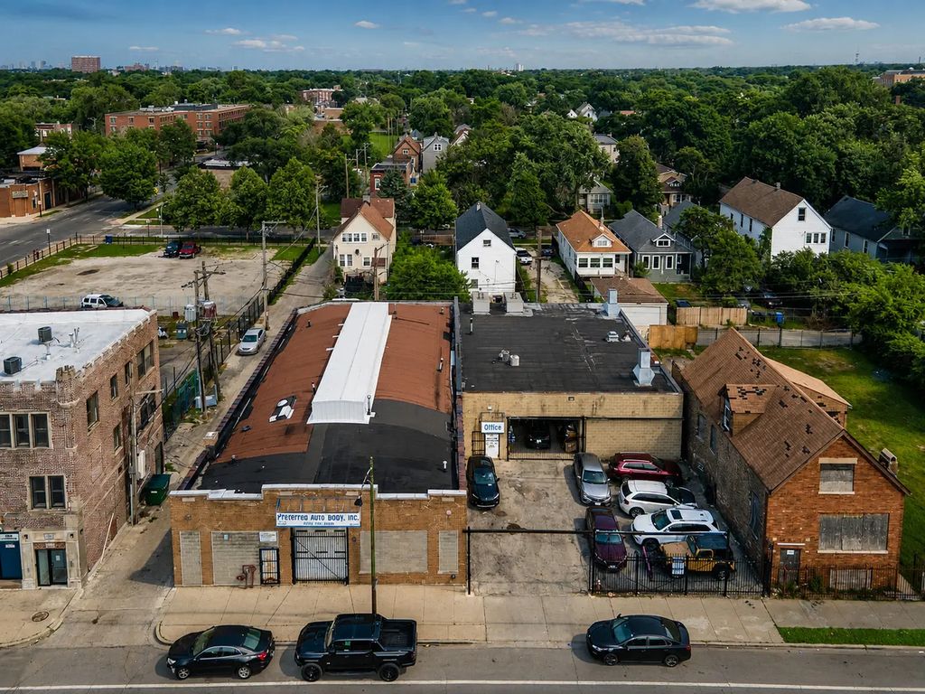 6915 S Ashland Avenue, Chicago