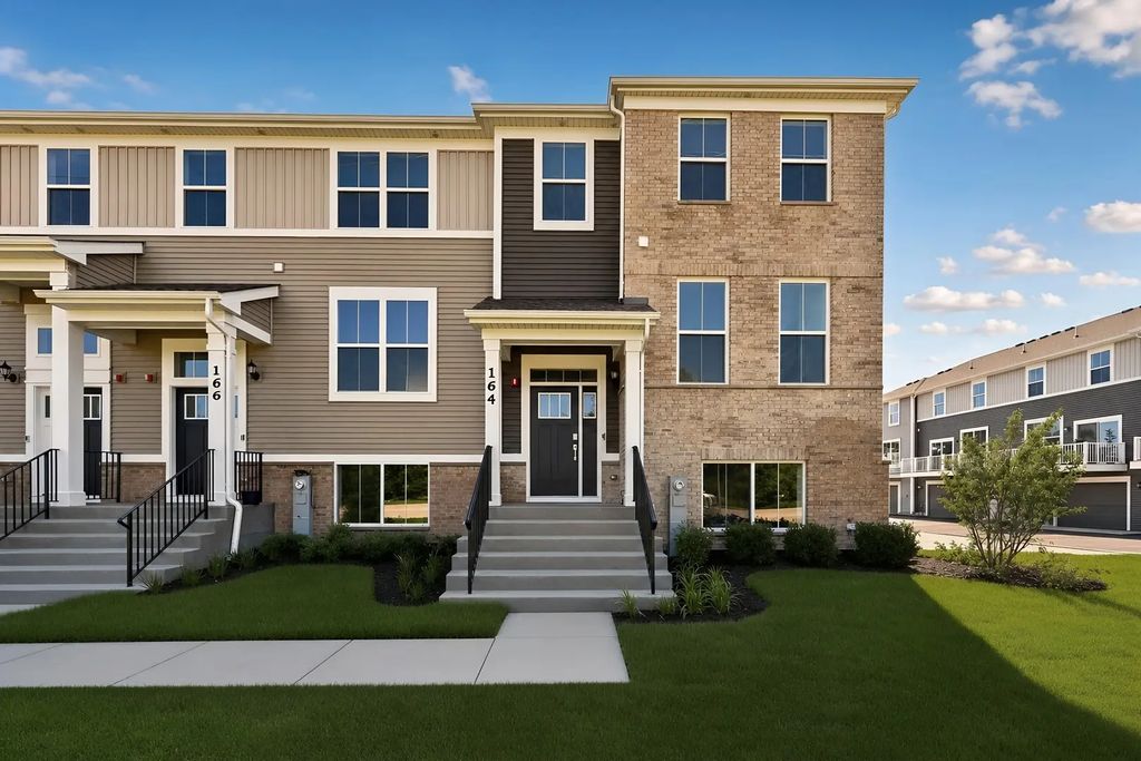 164 E Berkshire Drive, Crystal Lake