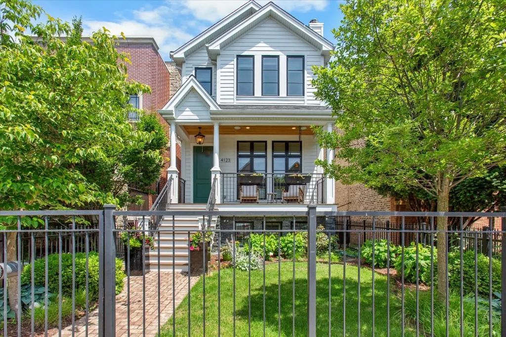 4123 N Oakley Avenue, Chicago, 60618