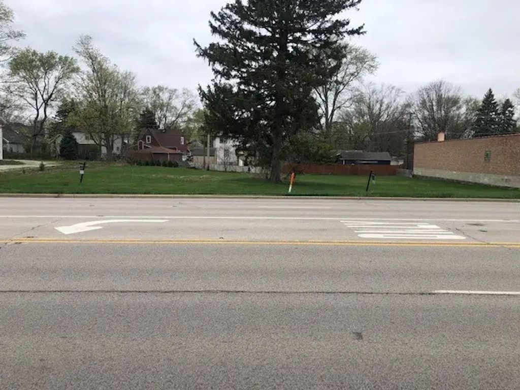 1002 Ogden Avenue, Lisle