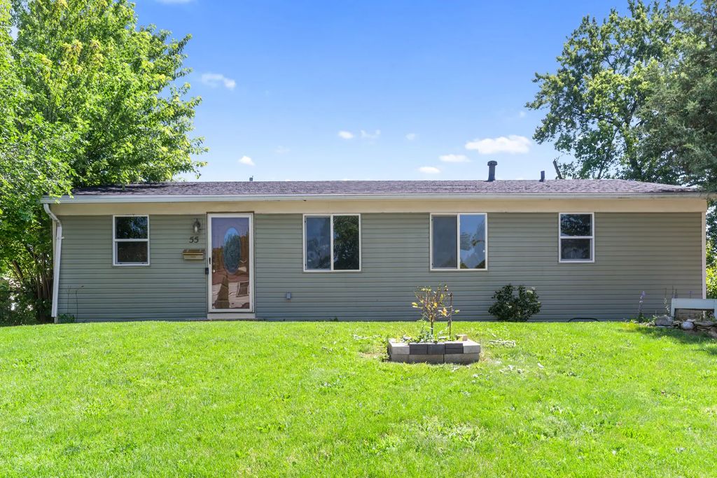 55 Alameda Drive, Carpentersville