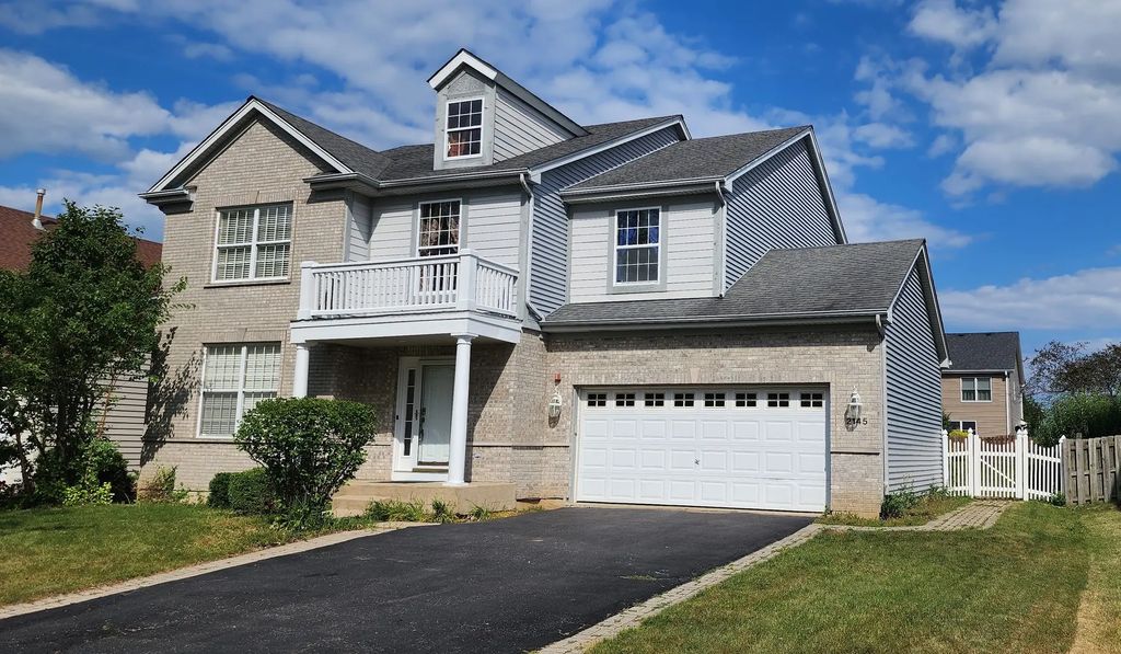 2145 Colchester Avenue, Hoffman Estates