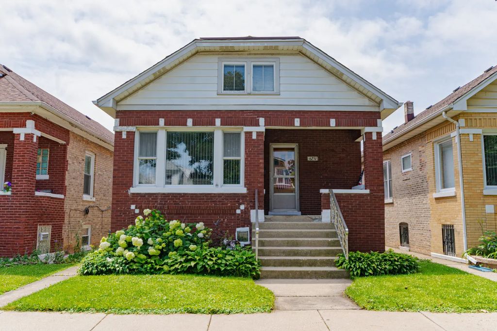 6251 W Grace Street, Chicago
