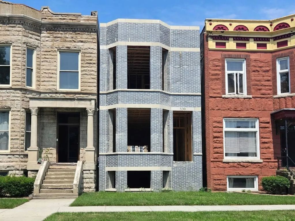 530 E 44th Place, Chicago, 60653