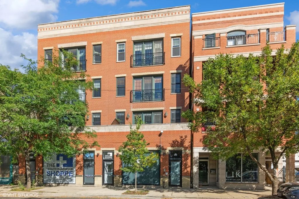 1836 W Belmont Avenue 4, Chicago, 60657