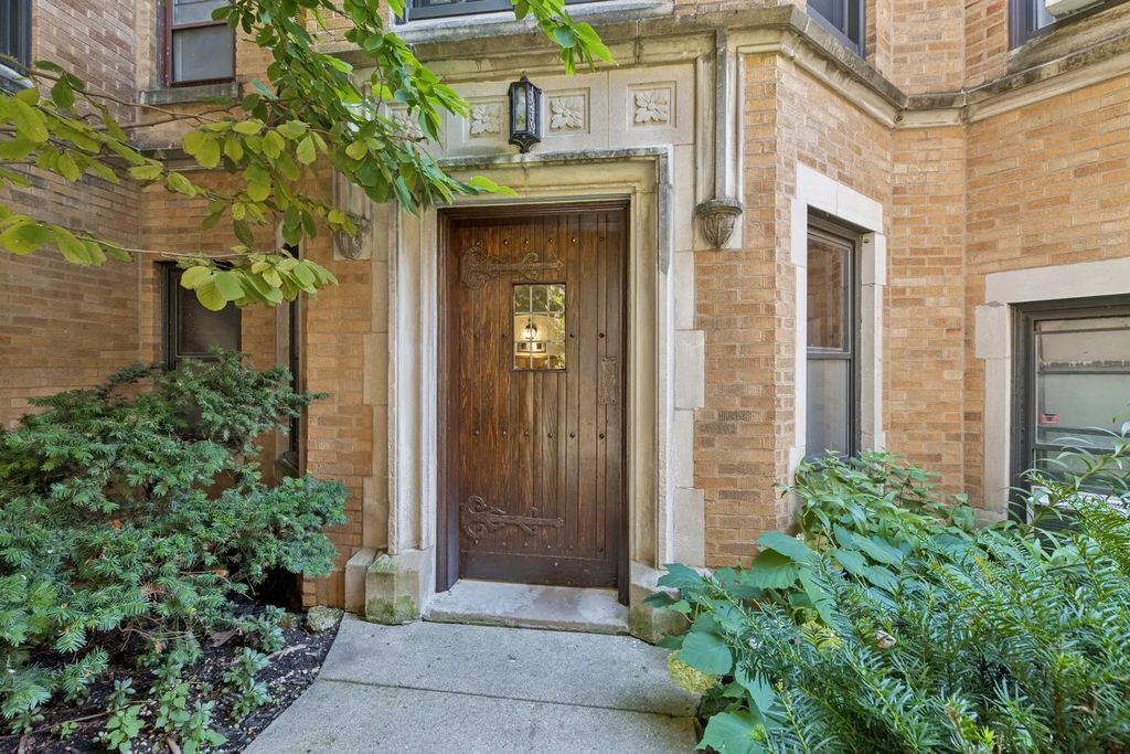 1210 W Jarvis Avenue 2n, Chicago