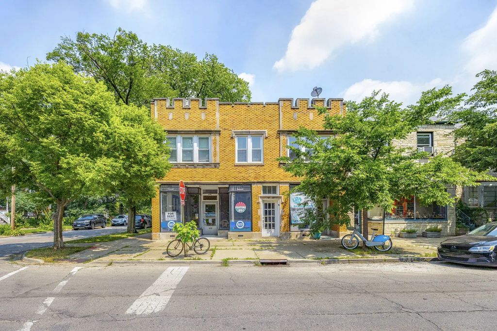 1529 Greenleaf Street, Evanston