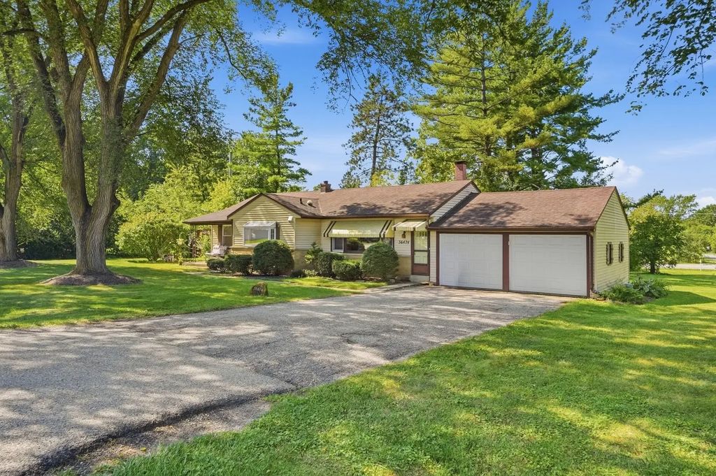 36474 N James Court, Lake Villa